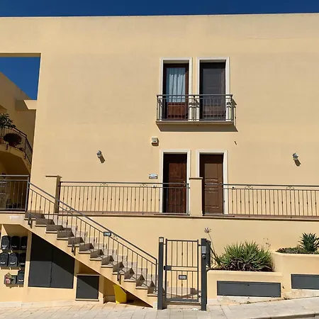 Tra-monti E Mare * Custonaci